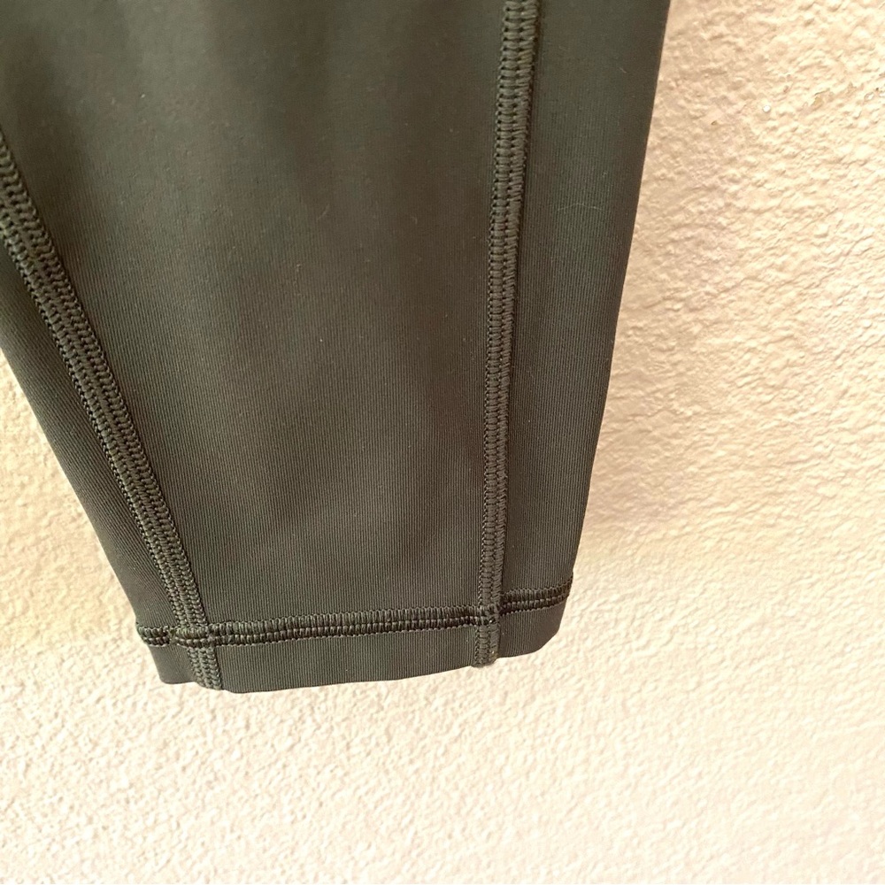 Lululemon Speed Up Tight Full-On Luxtreme 28" Leggings 4 - Picture 7 of 9